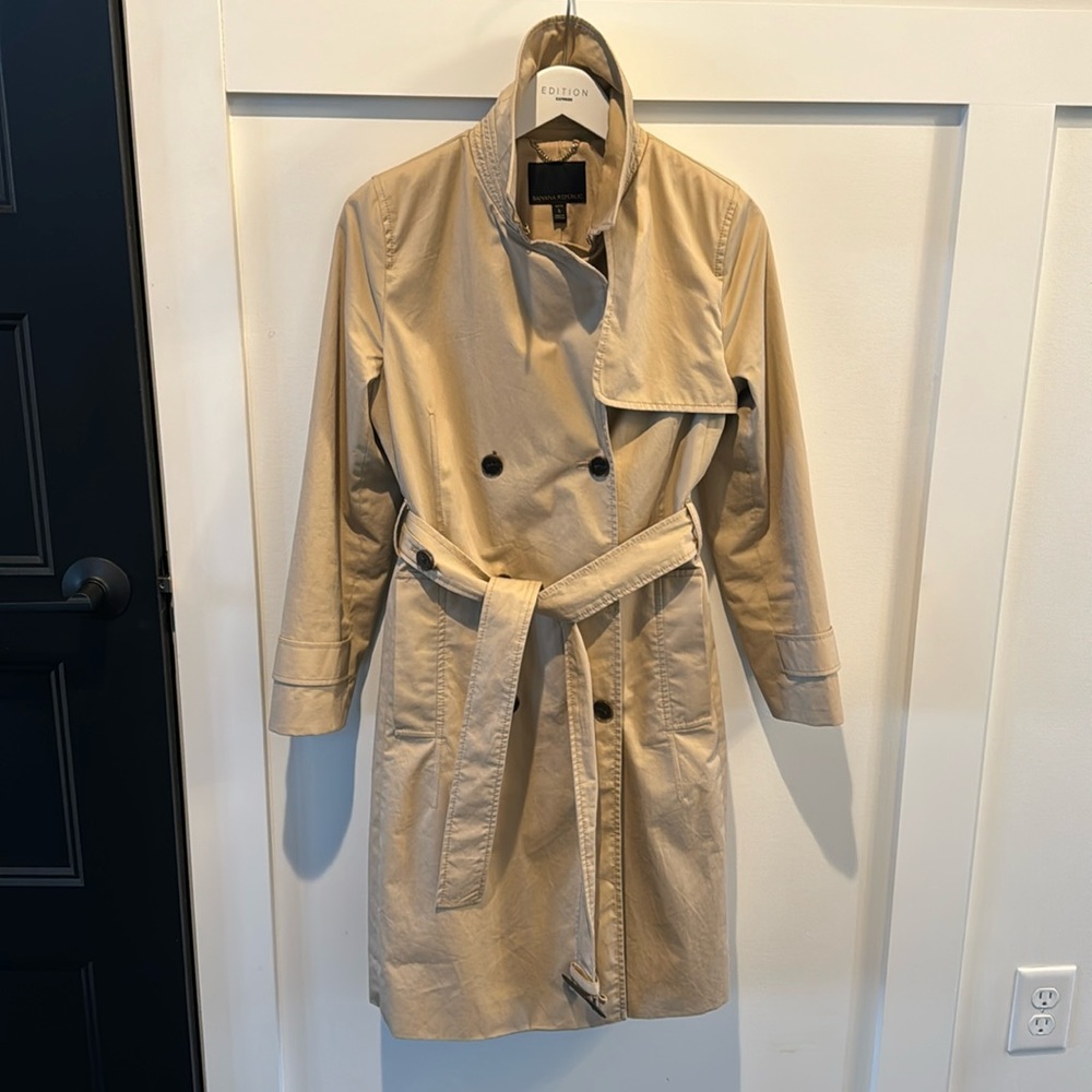 Classic Limonta Banana Republic Trench coat NWOT.